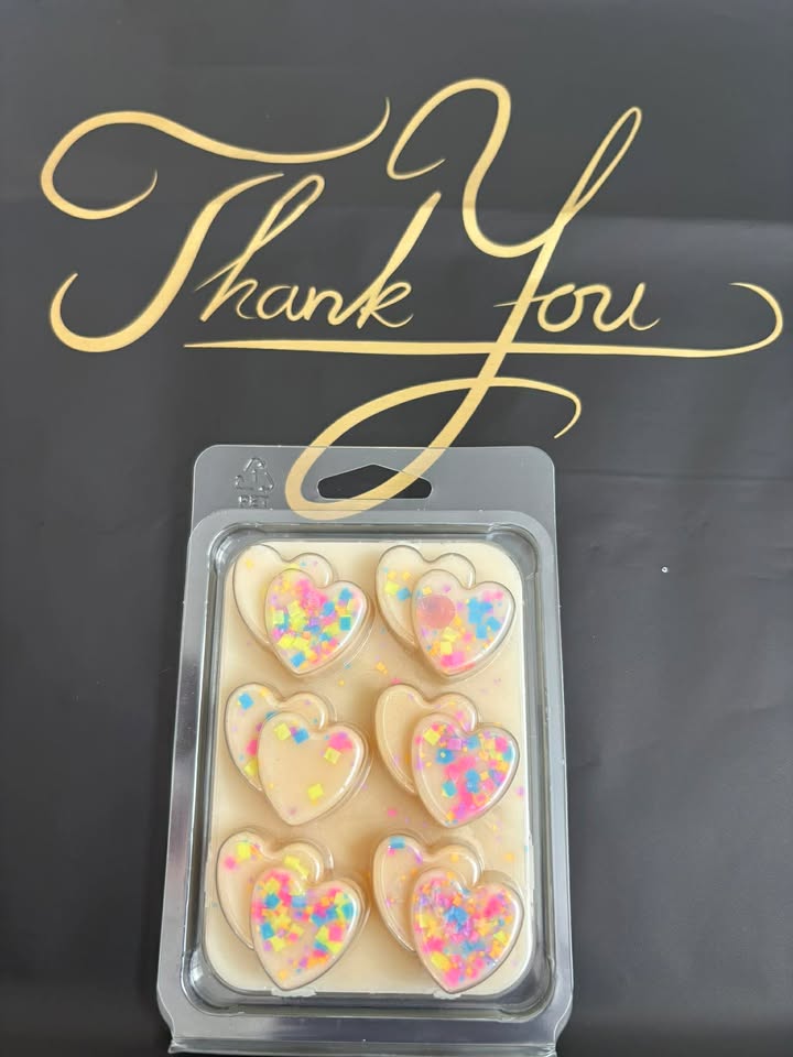 Birthday Cake Wax Melts – Strong Scented 6 Double Heart Clamshell | Sweet Bakery Home Fragrance UK