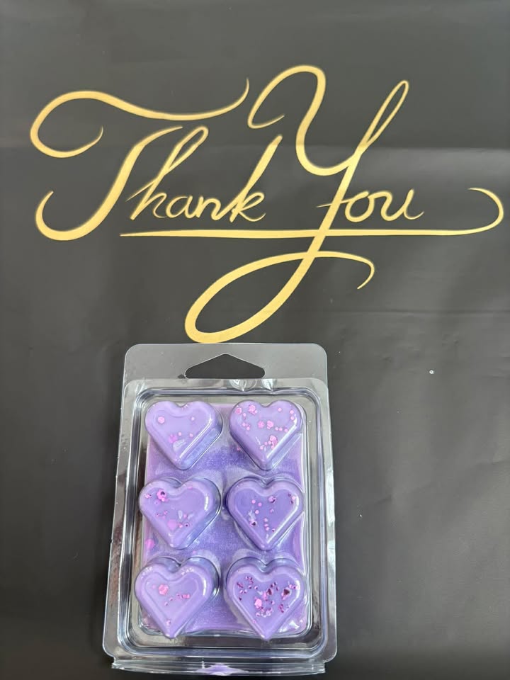 Lenny Golden Blooms Wax Melts – Strong Scented 6 Heart Clamshell | Fresh Floral Laundry Home Fragrance UK